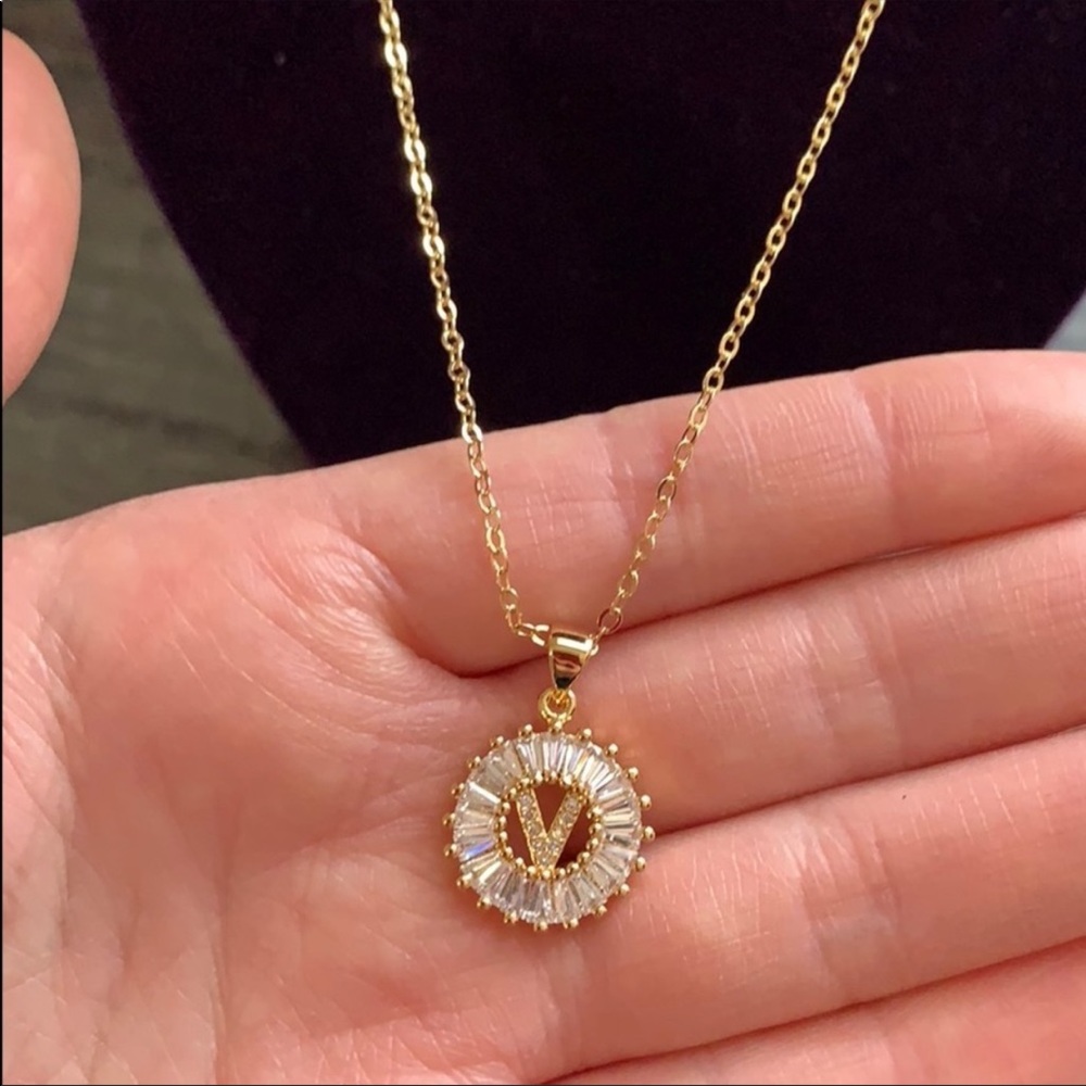 New 18K gold letter “V” CZ Diamond necklace